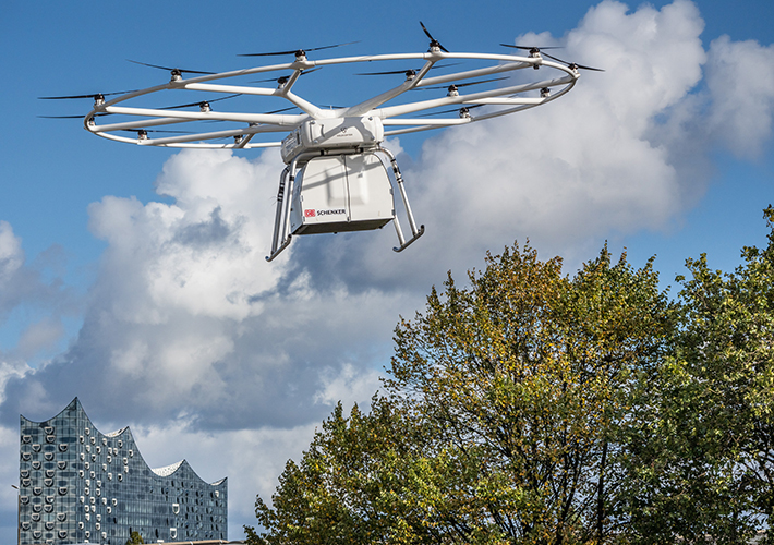 foto noticia DB Schenker y Volocopter despegan el primer vuelo público de Volodrone en Alemania.